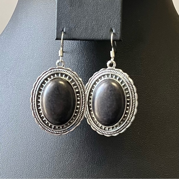 WOMEN’S Vintage Oval Cabochon Semiprecious Metal Earrings Silvertone - Picture 3 of 14